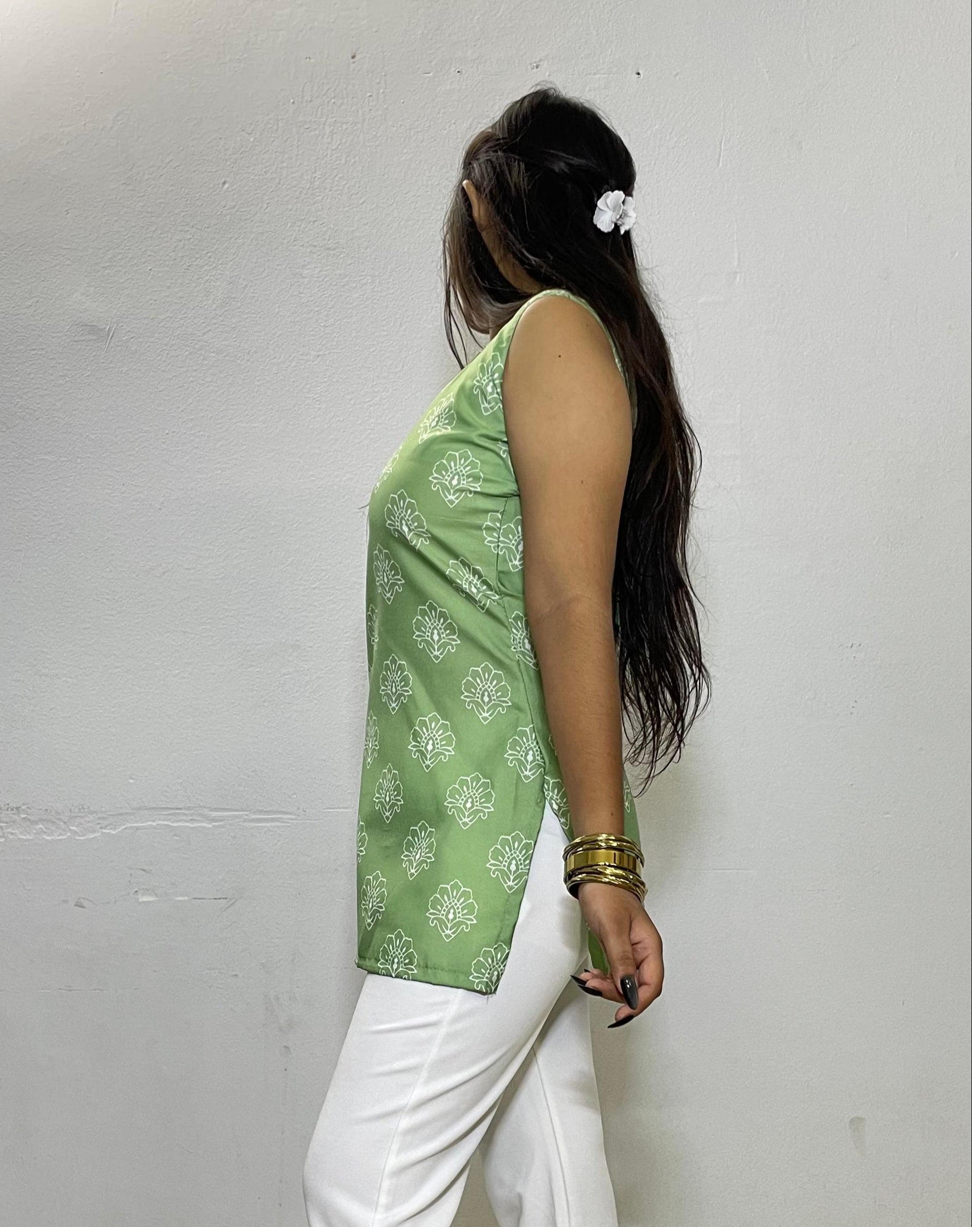 REVA FLAT NECK KURTI