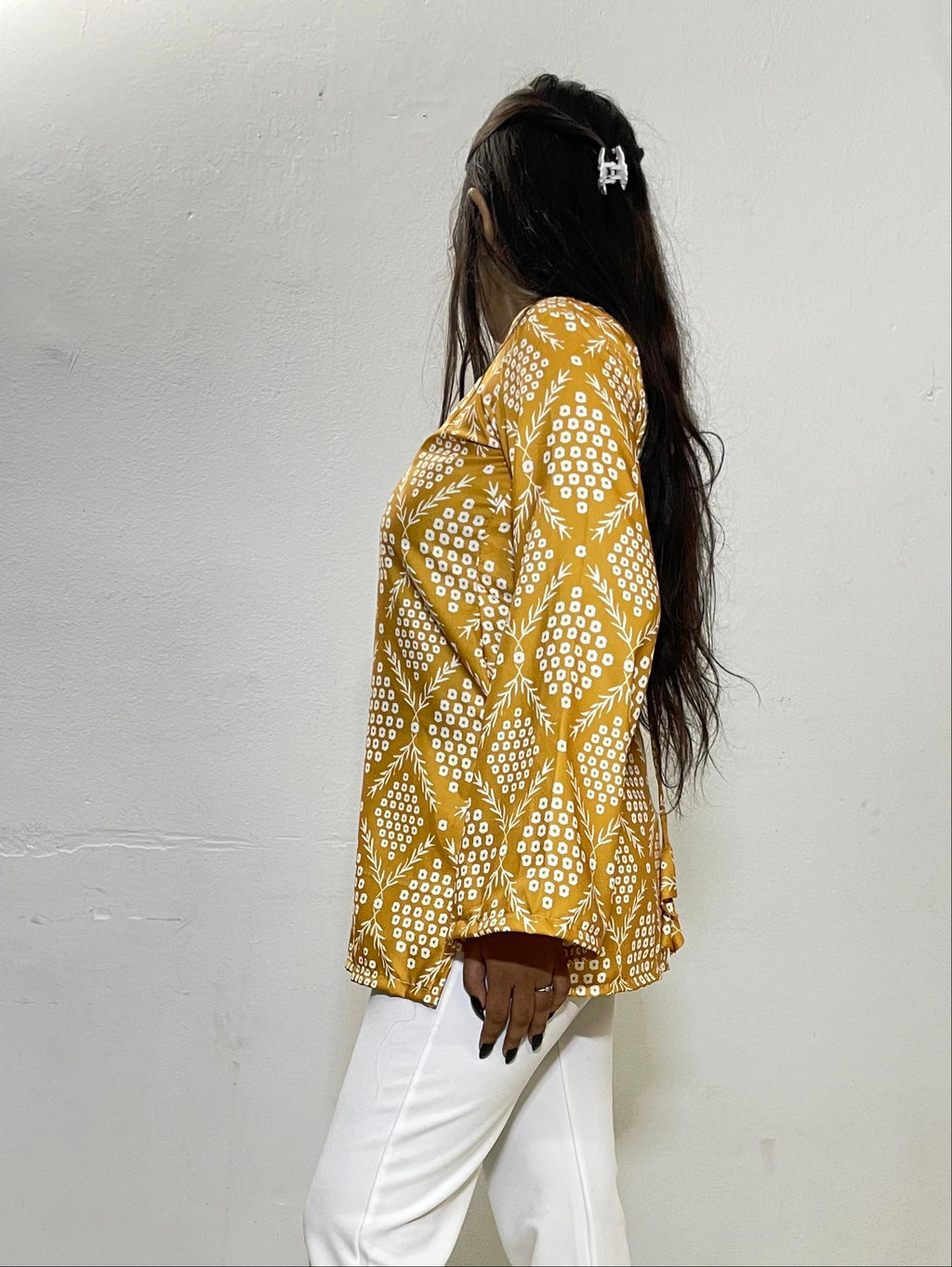 AVNI FLAT-NECK KURTI