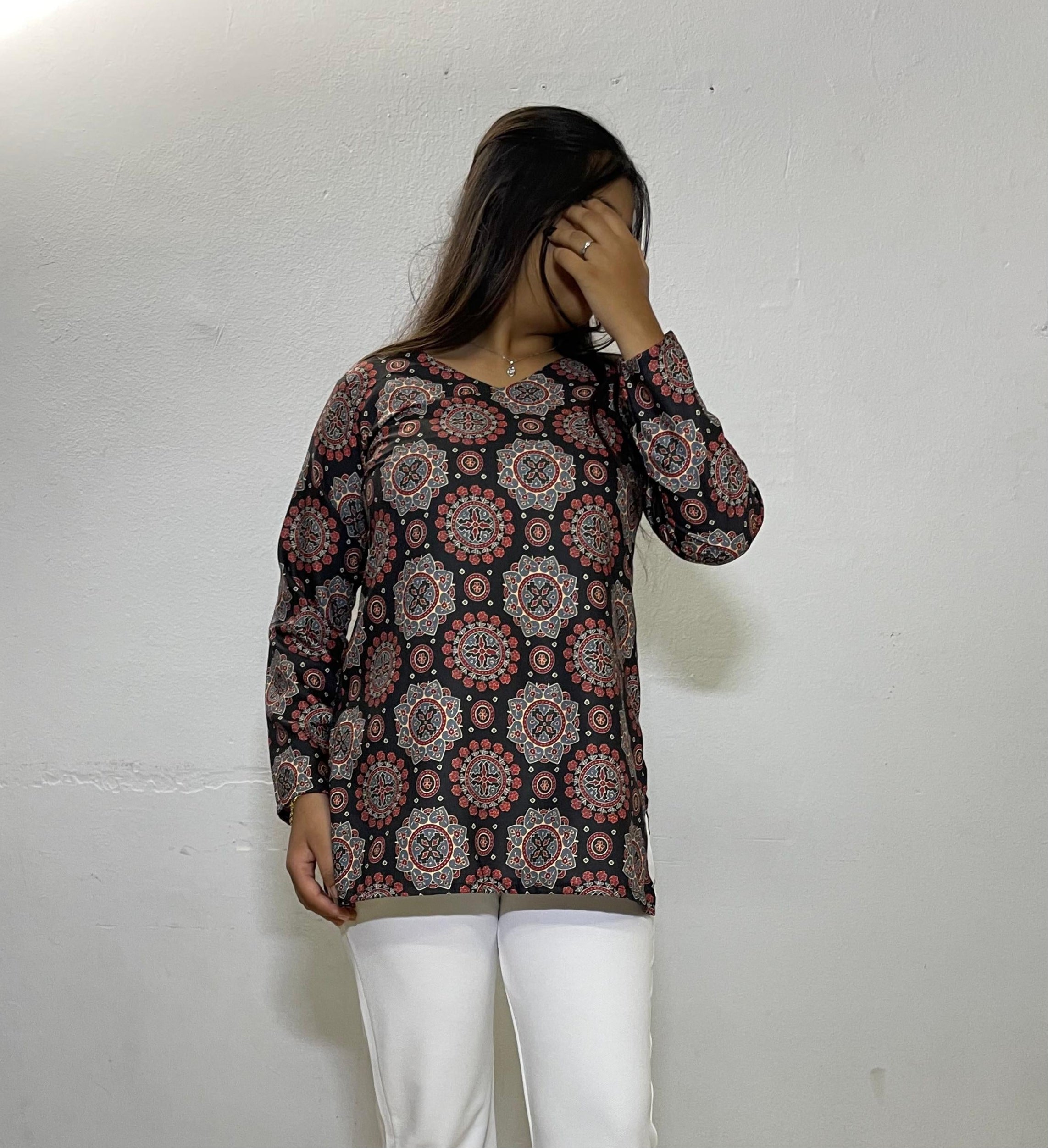 FALAK V-NECK KURTI