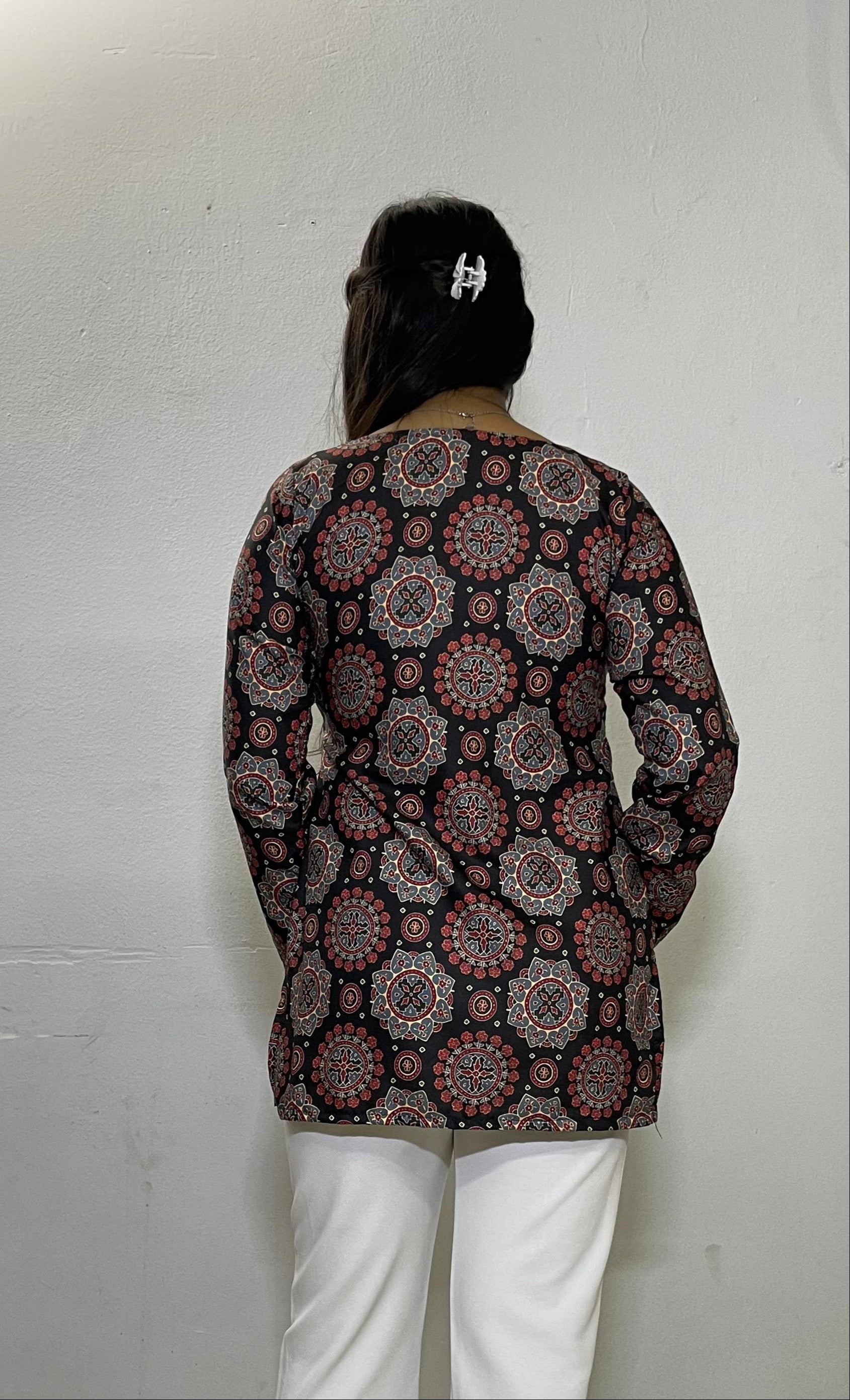 FALAK V-NECK KURTI